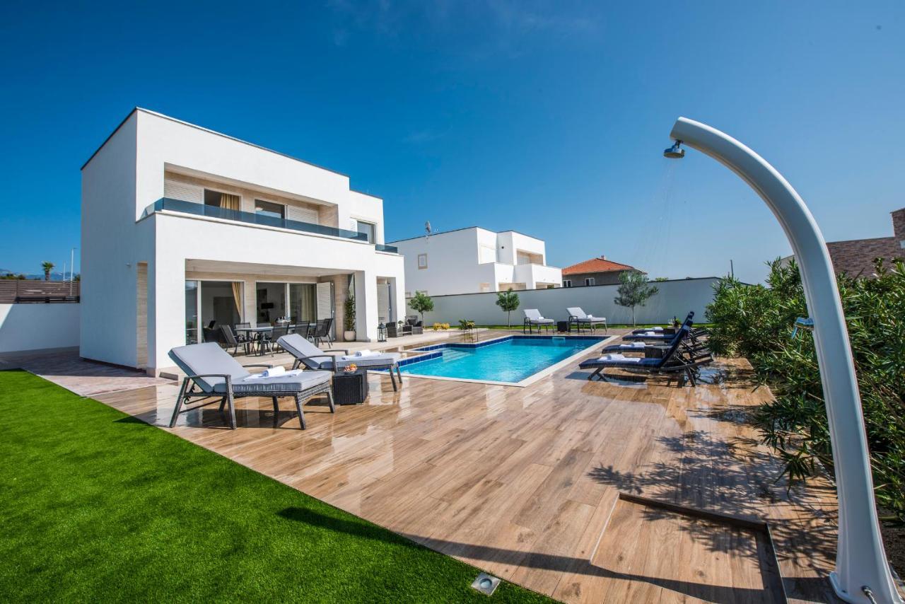 Villas Royal II With Private Pool Новаля Екстериор снимка